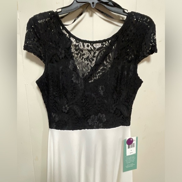 B. Smart dress 7/8 - Picture 6 of 12